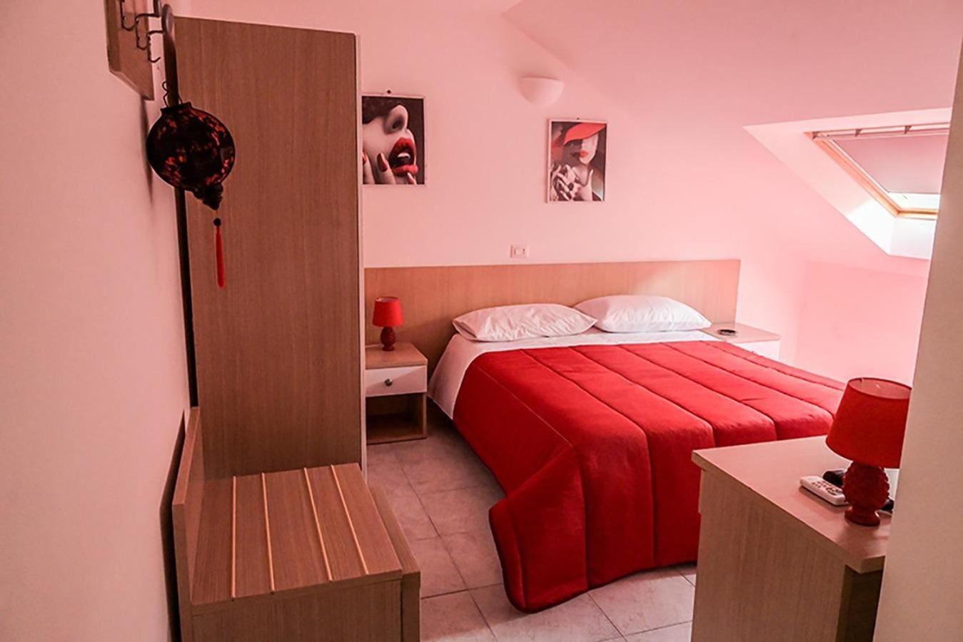 Suisse Hotel カゼルタ エクステリア 写真