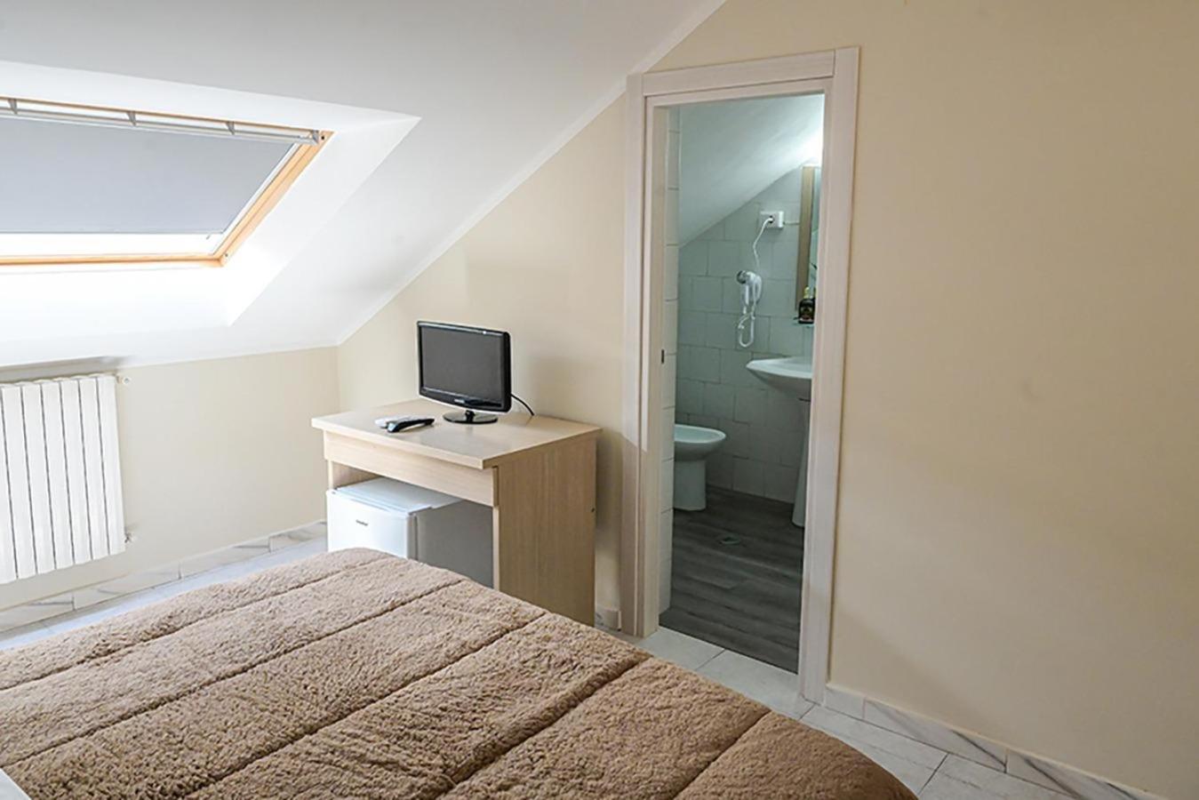 Suisse Hotel カゼルタ エクステリア 写真